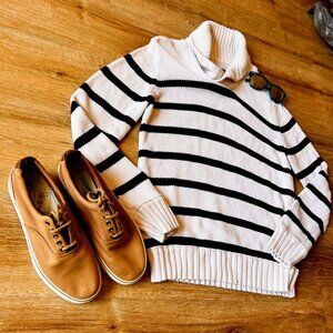 American Eagle Outfitters Turtleneck Sweater